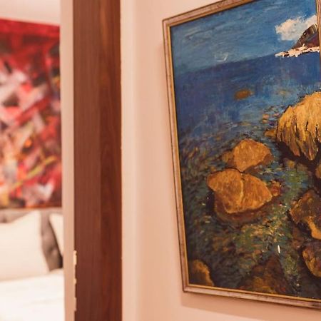 Art Studio Myslym Shyri Tirana Kültér fotó