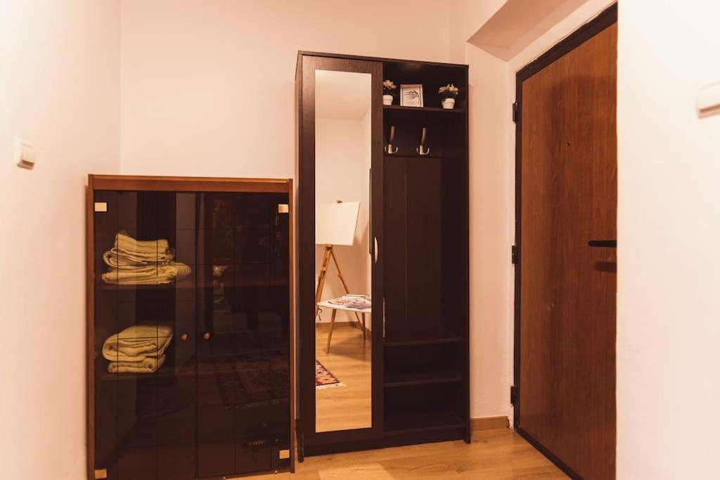Art Studio Myslym Shyri Tirana Kültér fotó